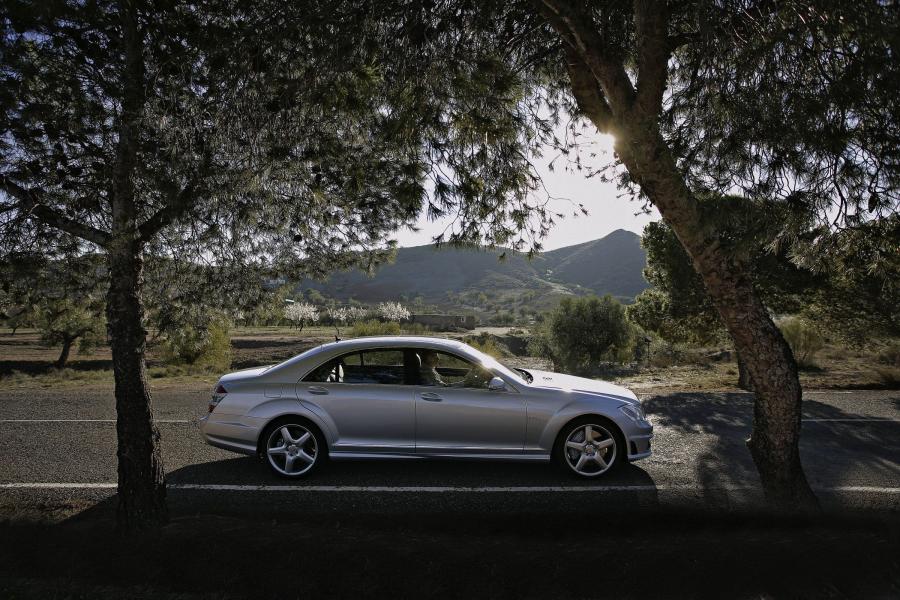  Mercedes-Benz S65 AMG 2007 года  (фото 11 из 27)